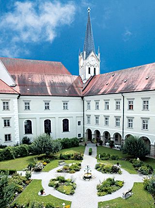 Augustinerchorherrenstift St. Nikola